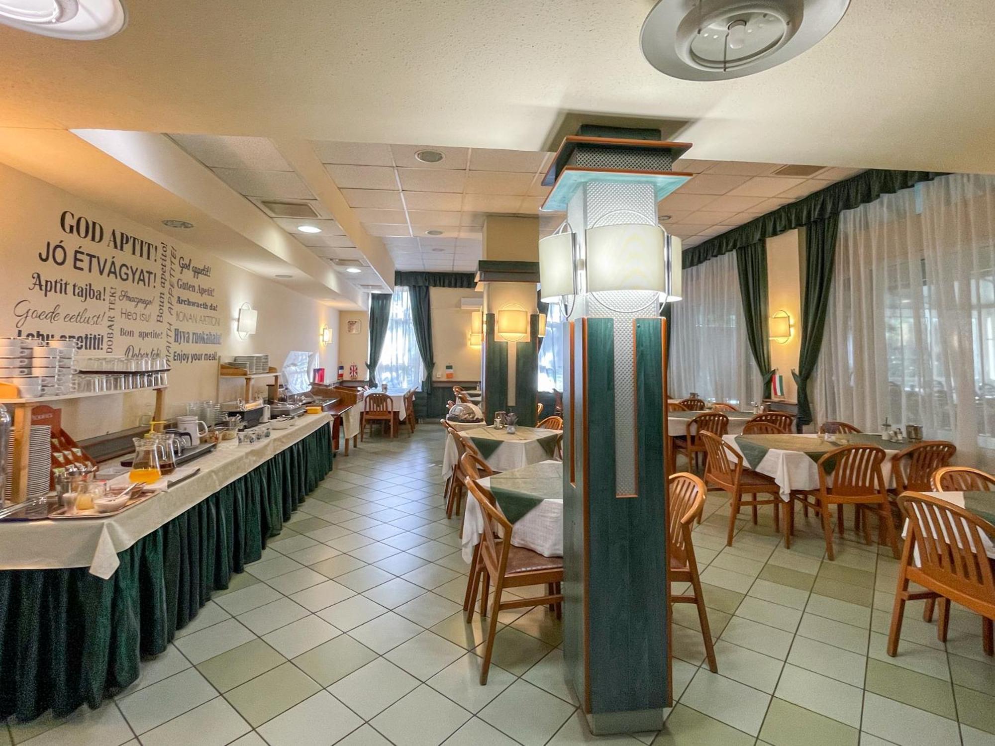 Tisza Sport Hotel Szeged Exterior foto